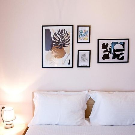 Konstantina & Evgenia Deluxe Apartment Néa Péramos Eksteriør billede