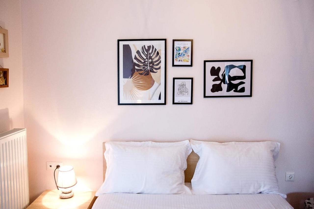 Konstantina & Evgenia Deluxe Apartment Néa Péramos Eksteriør billede