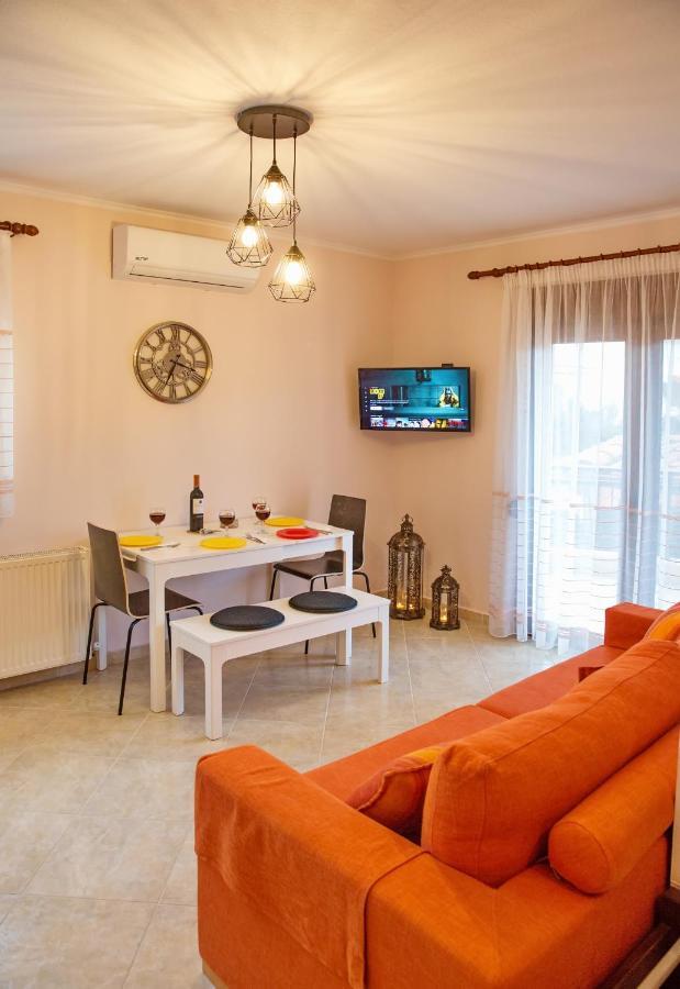 Konstantina & Evgenia Deluxe Apartment Néa Péramos Eksteriør billede