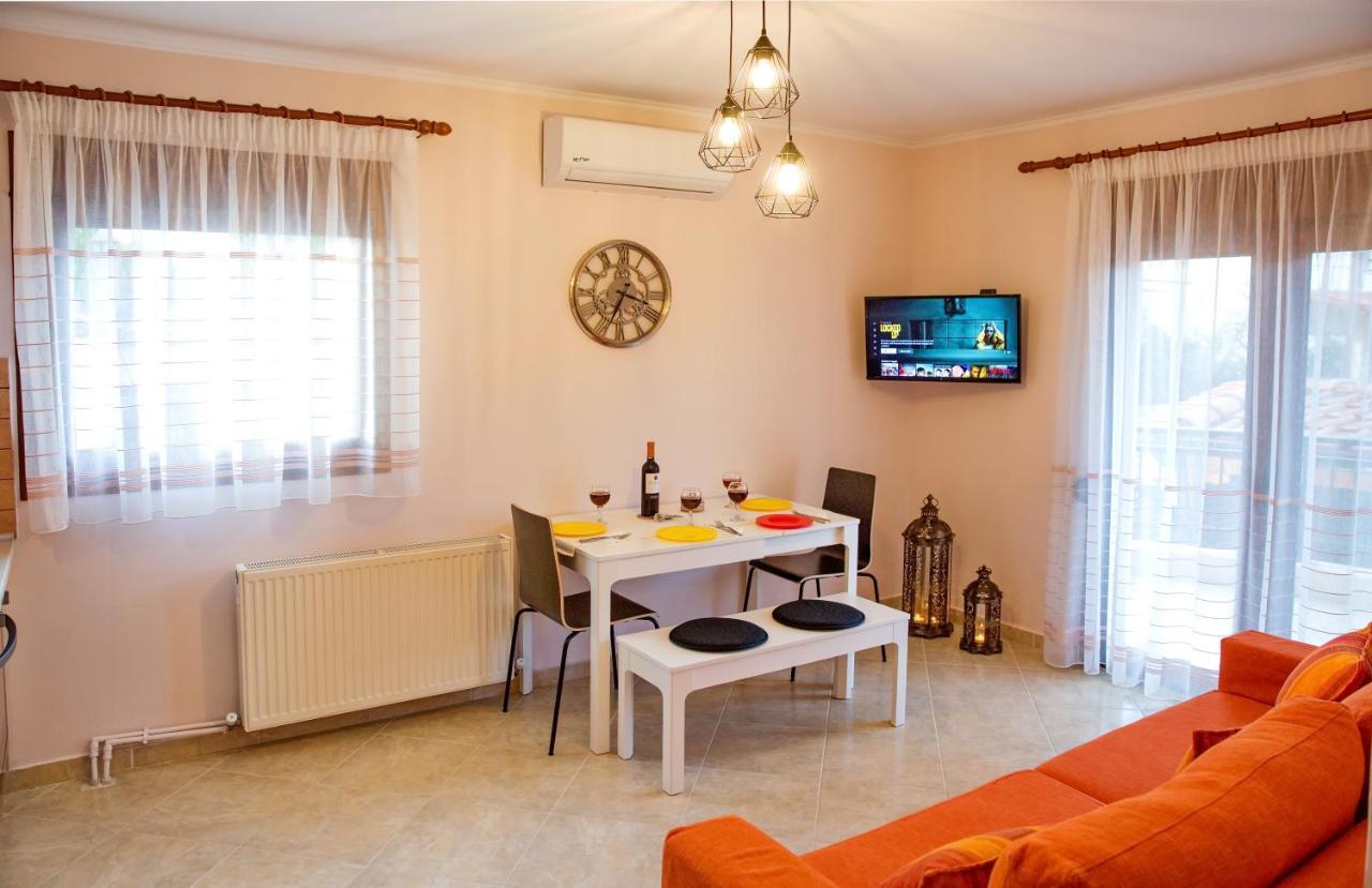 Konstantina & Evgenia Deluxe Apartment Néa Péramos Eksteriør billede